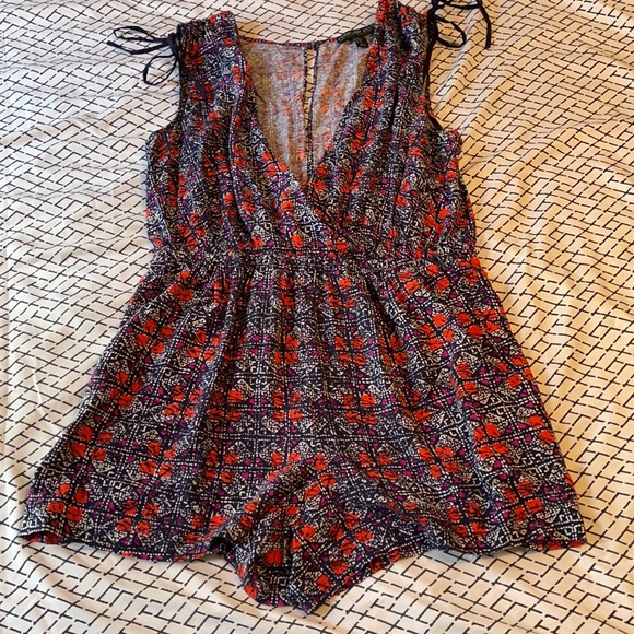 FOREVER 21 Sleeveless Abstract Romper Pockets Size XL - Picture 3 of 6